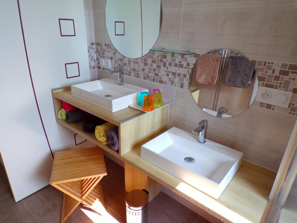 Les Terrasses Bed & Breakfast Saint-Paul-en-Pareds ภายนอก รูปภาพ