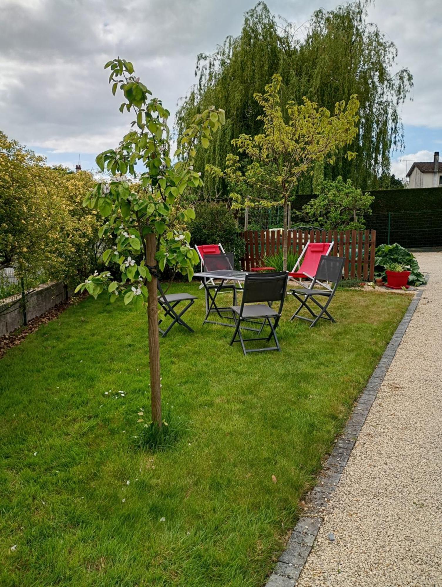 Les Terrasses Bed & Breakfast Saint-Paul-en-Pareds ภายนอก รูปภาพ